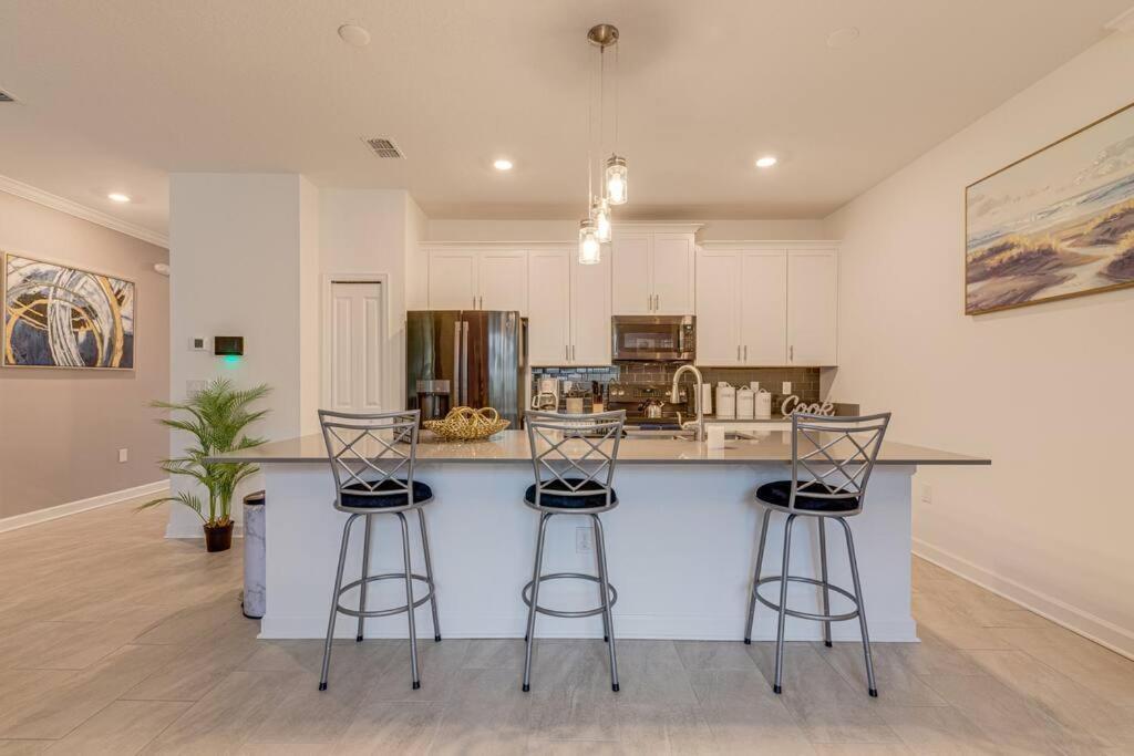 Newly Listed Townhouse Storey Lake, Free Waterpark Киссимми Экстерьер фото